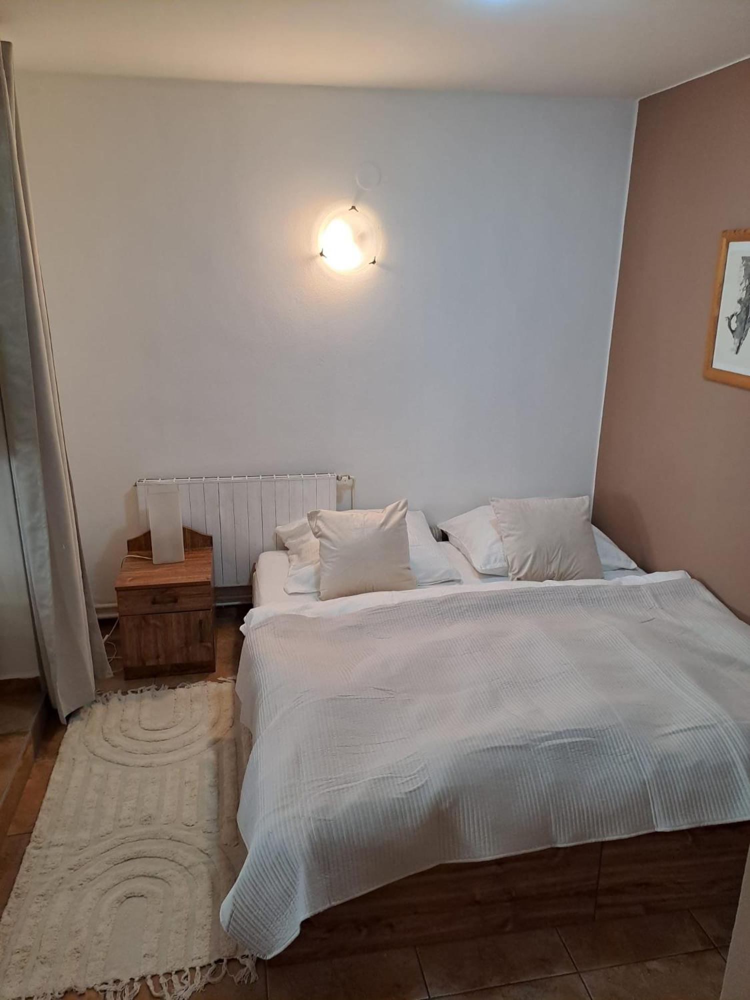 Apartman Romana Postorna Luaran gambar