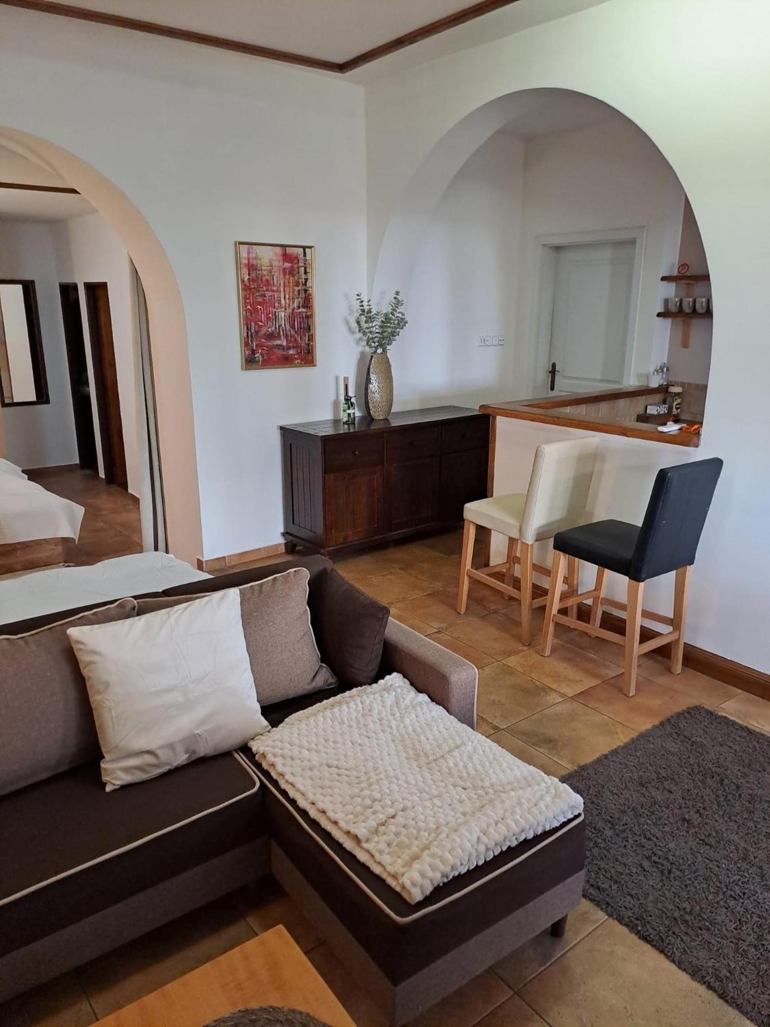 Apartman Romana Postorna Luaran gambar