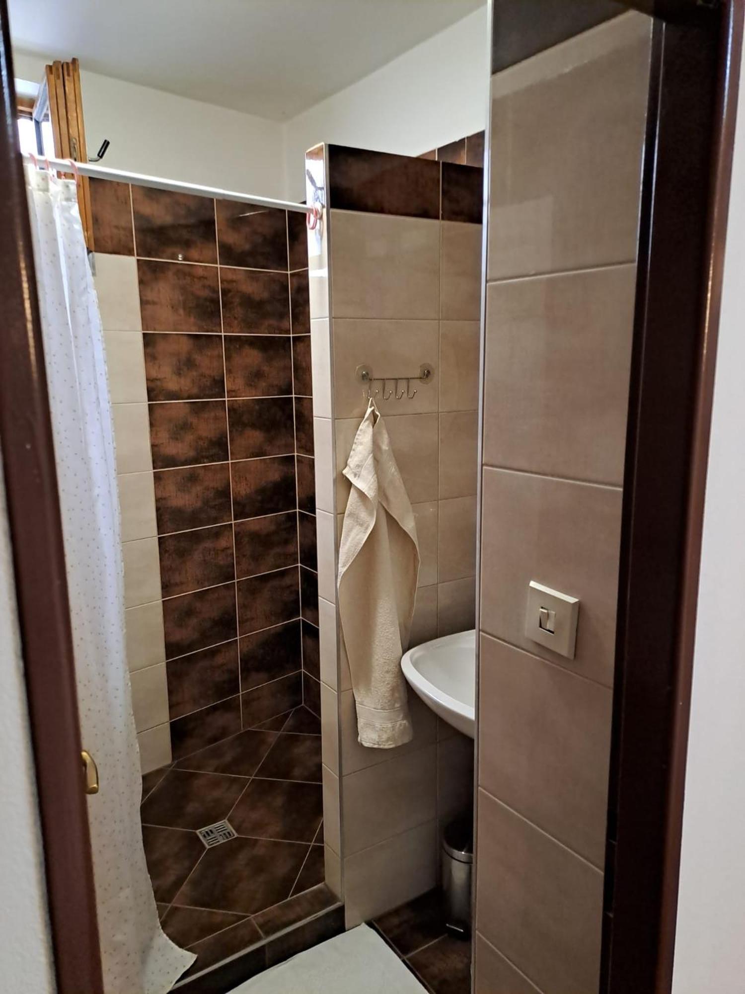 Apartman Romana Postorna Luaran gambar